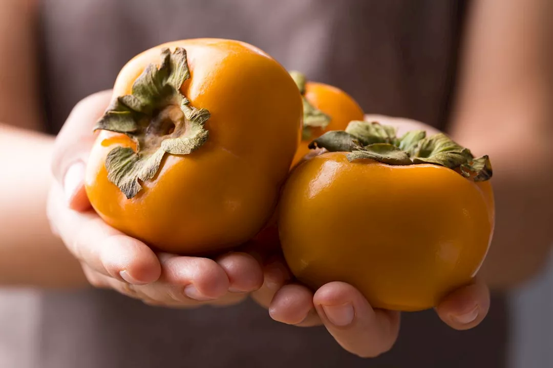 تناول فاكهة الكاكا للأطفال