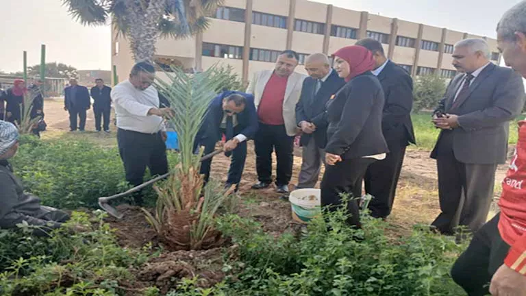 تدشين مبادرة “ازرع نخلة” بمدارس الوادي الجديد -صور تدشين مبادرة “ازرع نخلة” بمدارس الوادي الجديد -صور