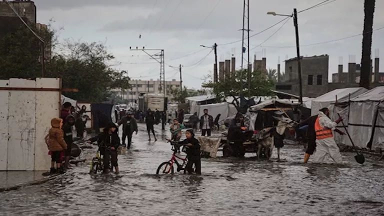 خلال 24 ساعة.. العاصفة “بايرون” تضرب الشرق الأوسط وسط تحذيرات من أمطار