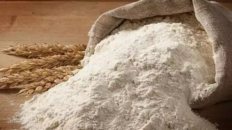 أسعار الدقيق تنخفض بـ65% بعد ساعات من هدنة غزة