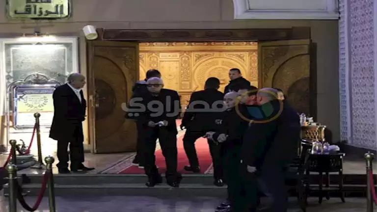 الصور الأولى من عزاء شقيق المنتج أحمد السبكي