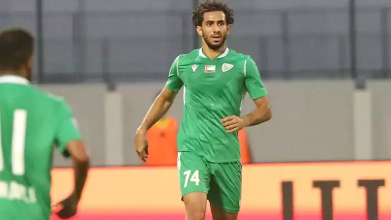 "أشجع الأهلي".. لاعب خورفكان يكشف لمصراوي الفارق بين الدوري الإماراتي والمصري