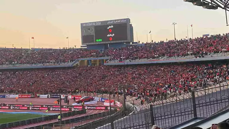 إشبيلية يثير الجدل بمنشور مشابه للافتة الأهلي في مباراة الزمالك