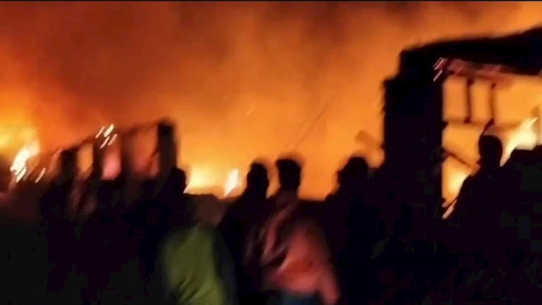 حريق هائل يقضي على 2000 دجاجة و3 عجول فى الشرقية