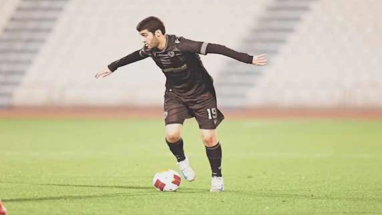 نجل أبو تريكة يثير الجدل بصورة لشيكابالا ووالده