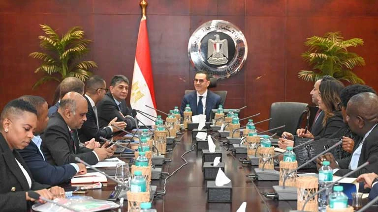 وزير الاستثمار يبحث مع “فوداكوم” وفودافون” فرص الاستثمار في