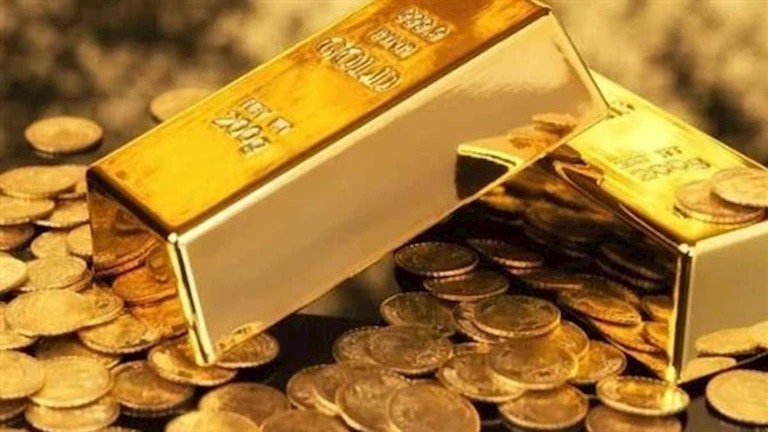 المصريون خفضوا من مشتريات “العملات والسبائك ذهبية” لأول مرة منذ 15 شهرا