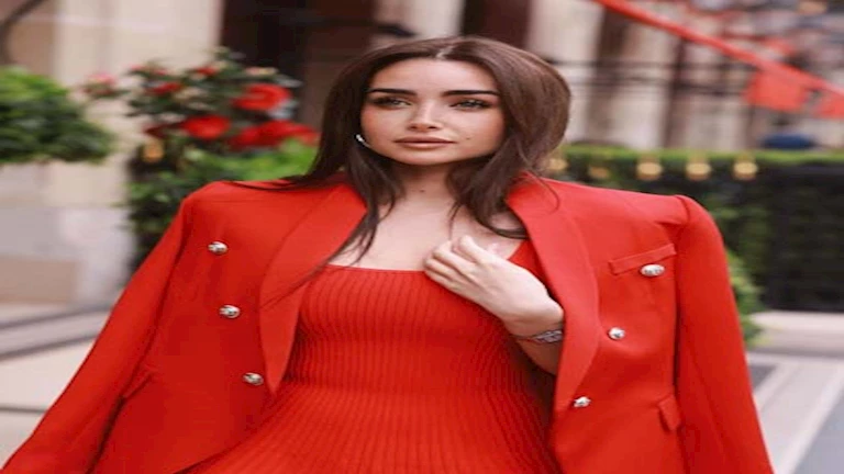 "فستان جريء".. هنا الزاهد تخطف الأنظار من أحدث ظهور في باريس