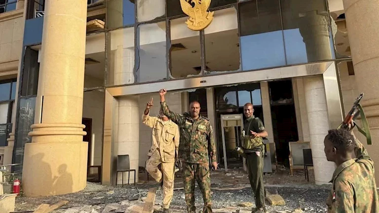قوات الدعم السريع تستهدف القصر الرئاسي في الخرطوم