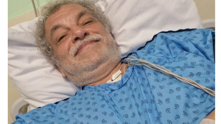 من داخل المستشفى.. المخرج أشرف فايق يعلن خضوعه لعملية جراحية (صور) 