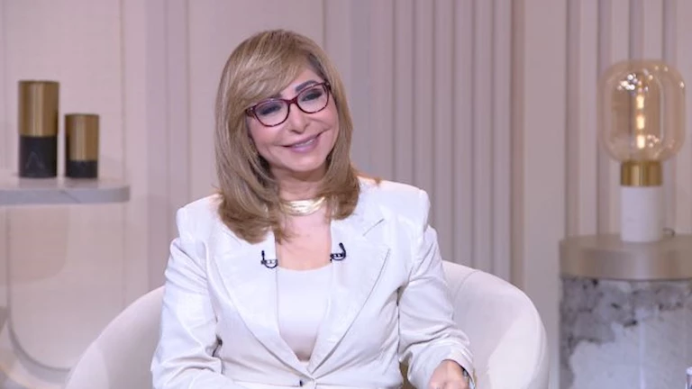 عدى زمن المنافسة.. لميس الحديدي: “عمرو أديب أشطر مذيع.. لكن في البيت ل