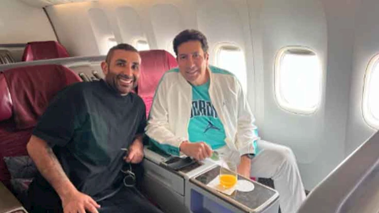 هاني رمزي ينشر صورة مع أحمد سعد من الطائرة: "ادعولنا ربنا يوفقنا"