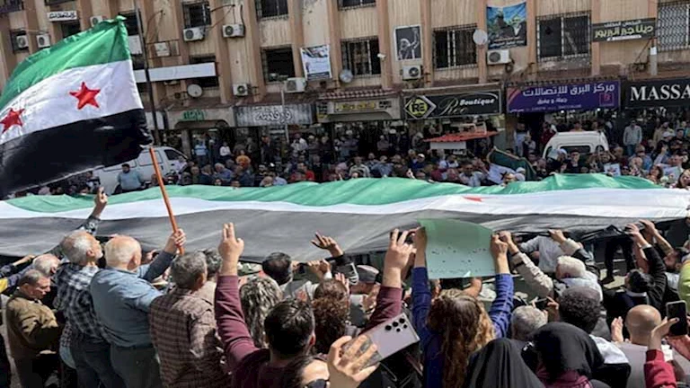 "حان وقتهم للتألق".. ترحيب عربي واسع بقرار ترامب رفع العقوبات عن سوريا