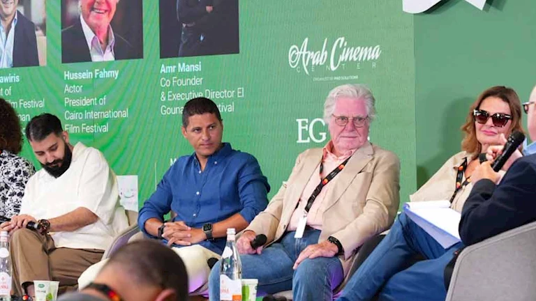 حسين فهمي في ندوة مصر بمهرجان "كان السينمائي": بدأنا ننهض مرة أخرى