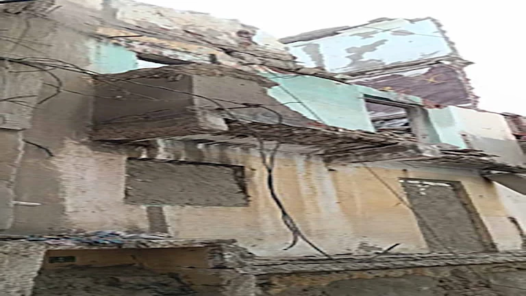 انهيار عقار مكوّن من 3 طوابق في شبرا مصر