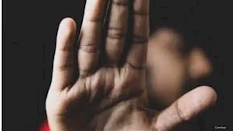 أسرة تعتدي على طليق ابنتهم وتهتك عرضه بكفر الشيخ