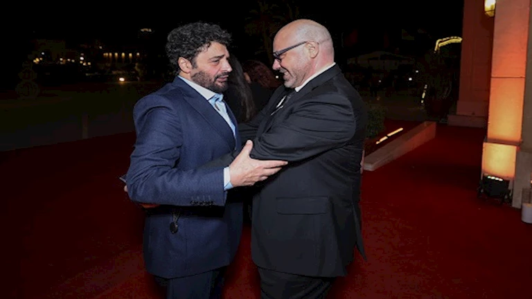 بالصور.. لقاء مثمر يجمع بين حميد الشاعري وسالم الهندي بحفل محمد عبده بالأوبرا