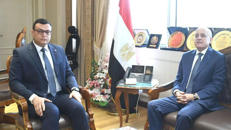 وزير الإسكان يستقبل محافظ الأقصر 