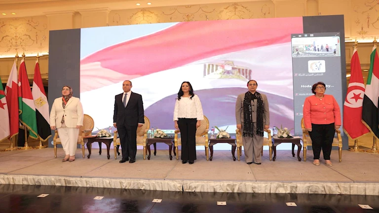 “المرأة في الفضاء السيبراني: تحديات الواقع ومسارات الحماية” في مؤتمر منظمة المرأة العربية