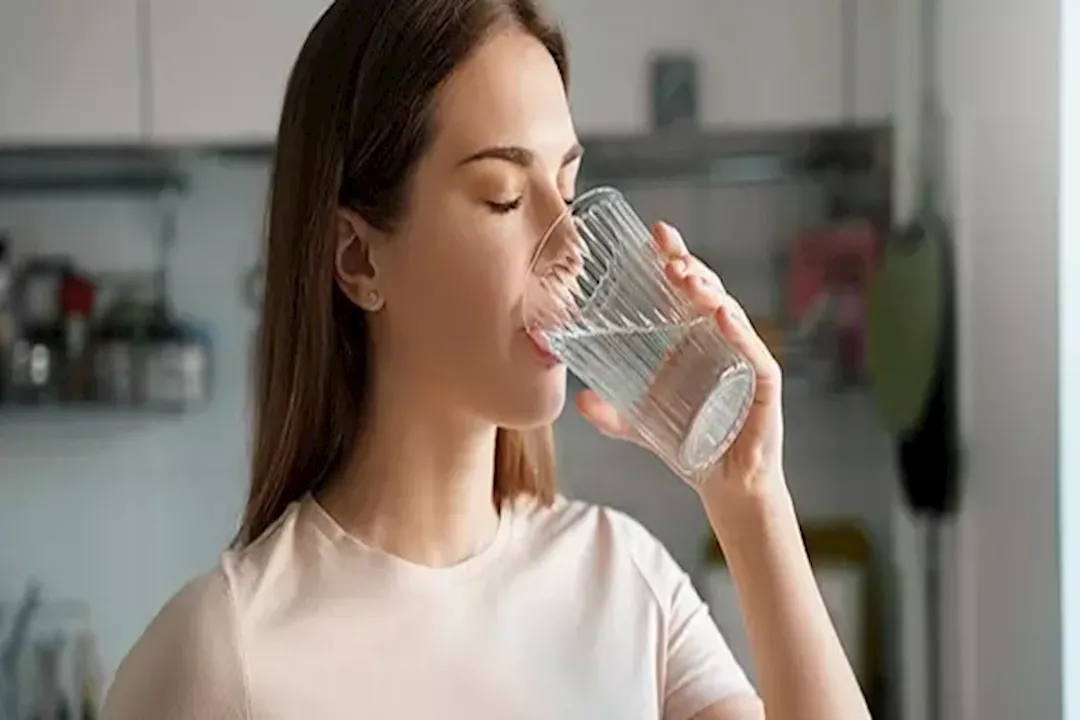 أضرار الماء المثلج في الطقس الحار