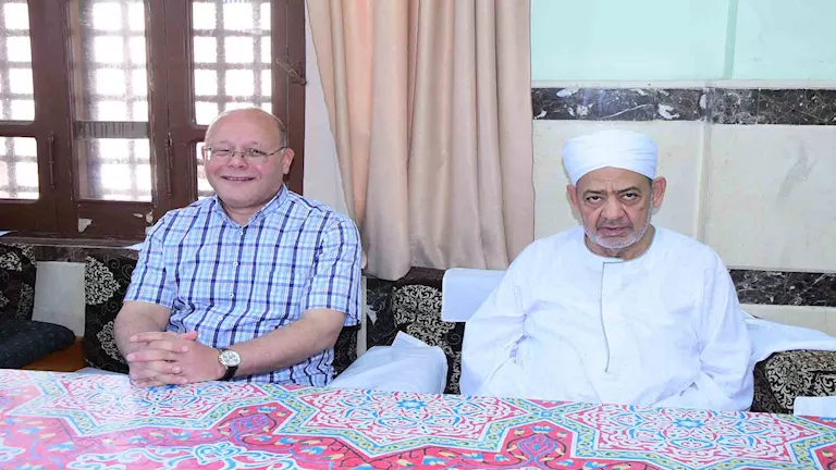رئيس جامعة سوهاج في ضيافة شيخ الأزهر بساحة آل الطيب
