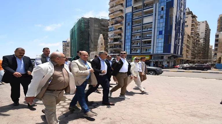 وزير الإسكان ومحافظ الإسكندرية يتفقدان مشروع توسعة وتطوير الكورنيش