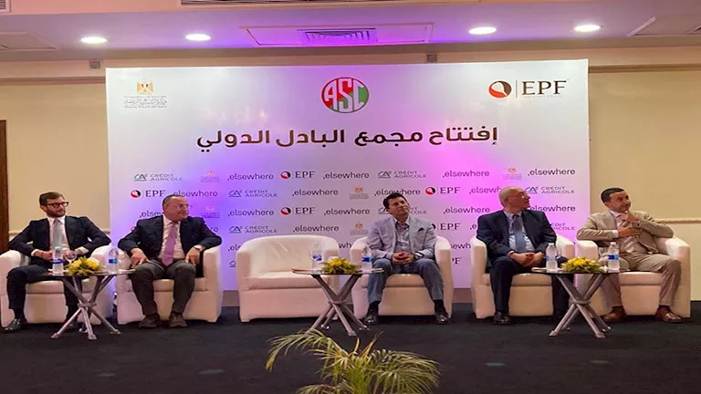 وزير الشباب يفتتح ملاعب “البادل” الدولية في نادي سبورتنج بالإسكندرية