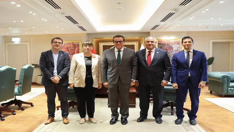 وزير الصحة يستقبل المنسق المقيم للأمم المتحدة والمدير الإقليمي لـ”فاو”