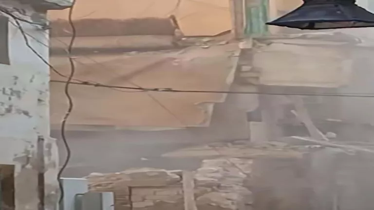 4 أدوار تساوت بالأرض.. 5 مصابين في انهيار عقار بمصر القديمة