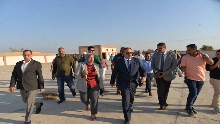محافظ أسيوط يوجه بسحب أرض من جمعية تعاونية بسبب الإهمال – صور
