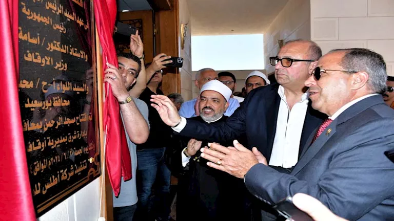 بالصور- محافظ بورسعيد يفتتح مسجد الرحمن بحي الشرق