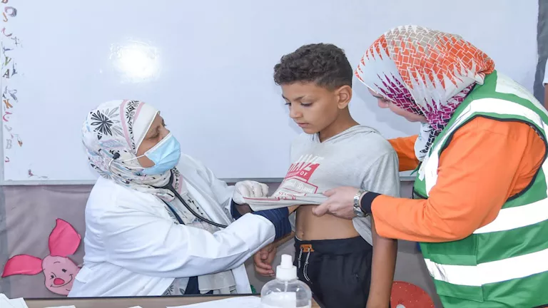 15 عيادة طبية.. محافظ الإسكندرية يطلق القافلة التنموية بأرض العوايد