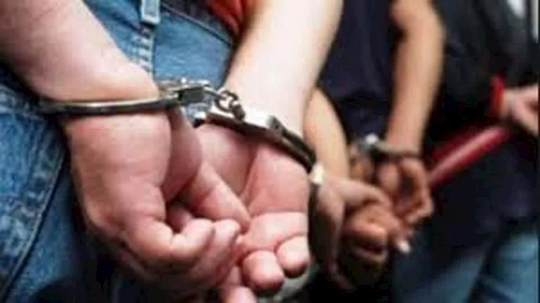 "رفض يعديهم".. التحقيق في واقعة تعدي شخصين على عامل مزلقان بالإسماعيلية