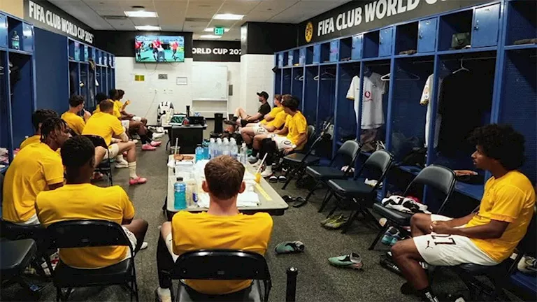 “مشهد غير مسبوق”.. ماذا فعلت دكة بدلاء بوروسيا دورتموند في مواجهتهم أم