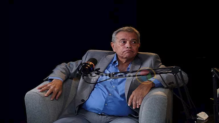 هل يستقي توفيق عكاشة معلوماته من أجهزة مخابرات؟.. الإعلامي يرد
