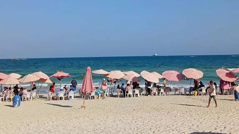 منع نزول البحر بشواطئ في الإسكندرية.. و4 تحذيرات عاجلة للمصطافين