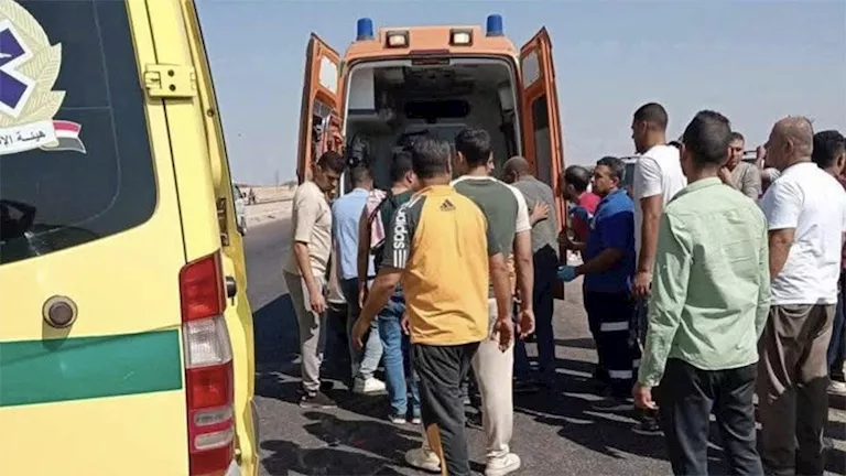 6 مصابين في انقلاب ميكروباص على صحراوي المنيا