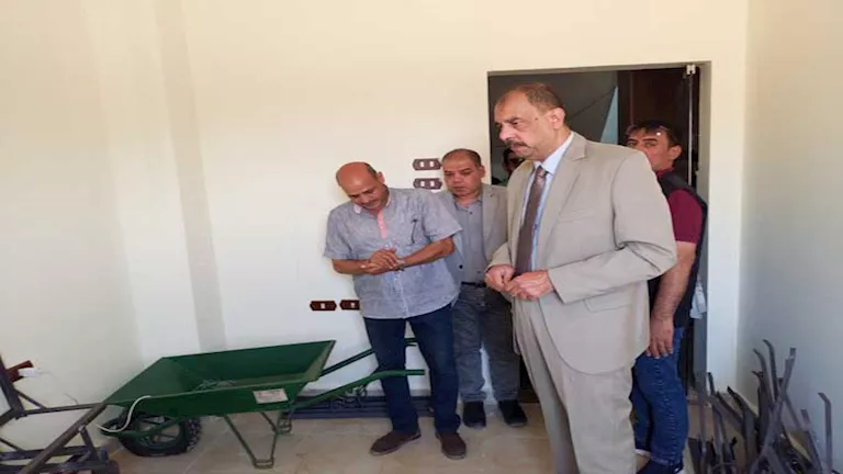 محافظ سوهاج يتفقد معرض الحرف اليدوية ويطلق مجمعًا غذائيًا جديدًا (صور)