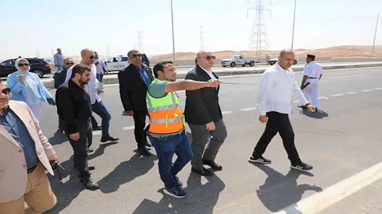 بالصور.. محافظ بني سويف يتفقد اللمسات الأخيرة لمشروع محور الفشن الحر