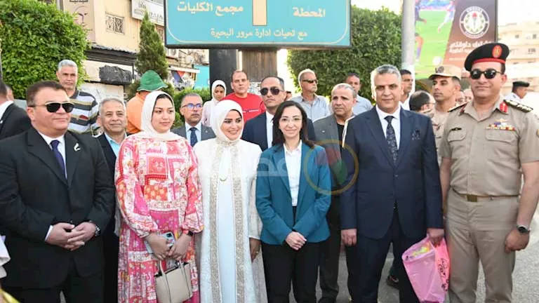 جاكلين عازر تشارك أهالي البحيرة فرحتهم بالعيد