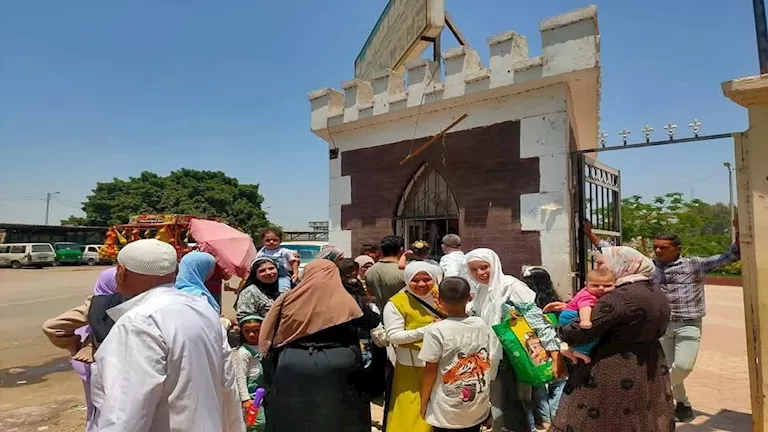 حدائق القناطر الخيرية تستقبل الزوار في ثاني أيام العيد (صور)