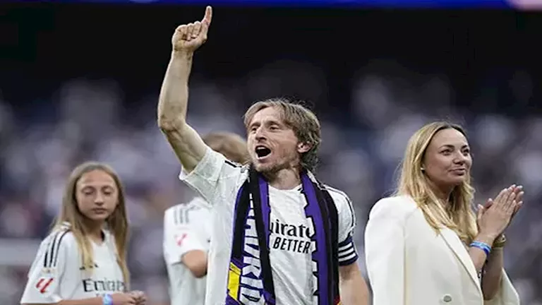 10 نجوم ارتدوا قميص ريال مدريد وميلان عبر التاريخ