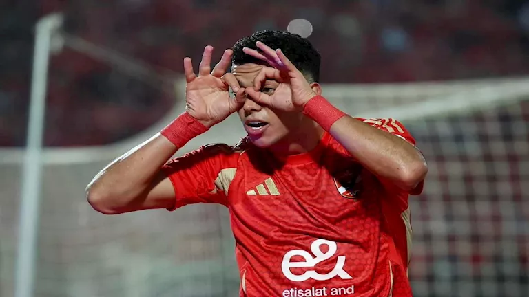 “بقلب ونسر”.. إمام عاشور يعود لتدريبات الأهلي (صورة) “بقلب ونسر”.. إمام عاشور يعود لتدريبات الأهلي (صورة)