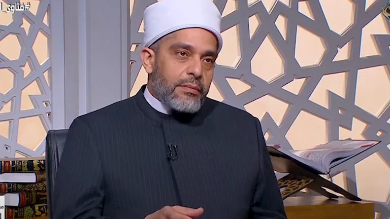 عاوزة أكتب شقتي باسم ابني فما الحكم؟.. أمين الفتوى: جائز بشرط