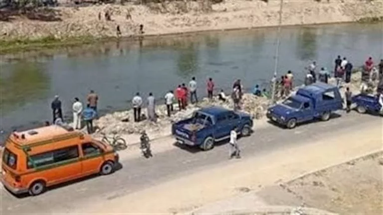 الإنقاذ النهري يكثف جهوده لانتشال جثمان شاب غرق في مياه النيل ببنها