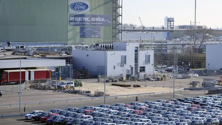 بسبب السيارات الكهربائية.. فورد الأمريكية تخسر 11 مليار دولار في عام واحد 