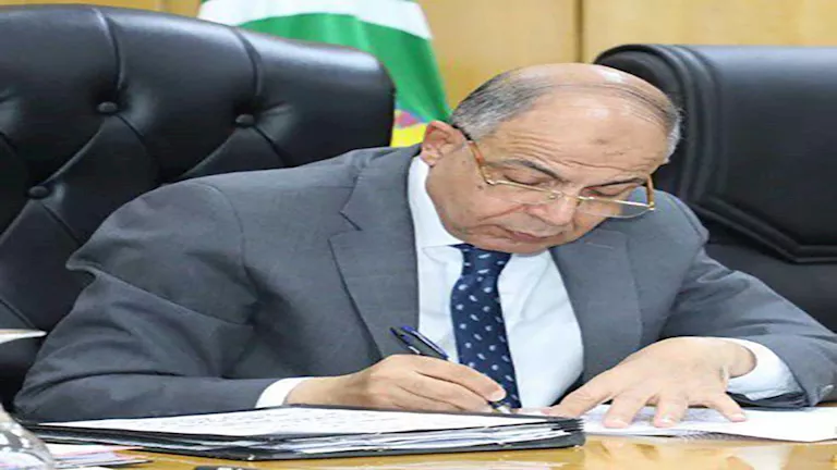 محافظ المنيا يوجه بإزالة معوقات إنشاء مدرسة نزلة البرشا