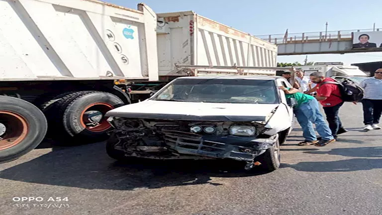 انتظام الحركة المرورية بعد حادث تصادم بالطريق الزراعي في القليوبية – ص