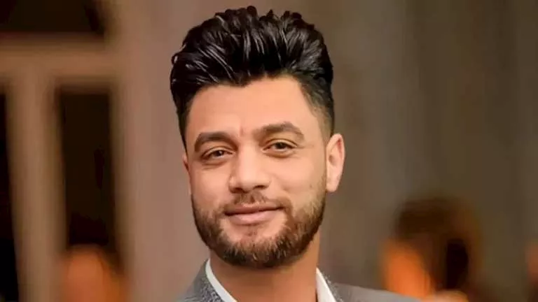 فيفي عبده تنعى أحمد عامر وتدعو له بالرحمة والمغفرة