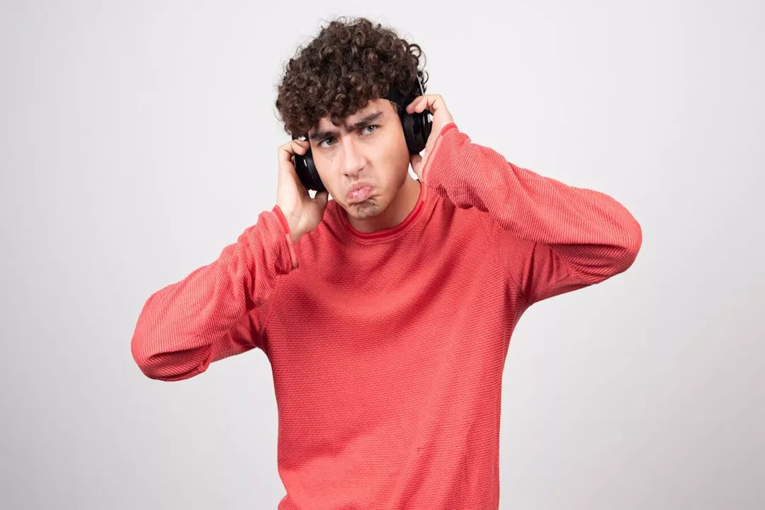 هل علقت أغنية في ذهنك؟ 
